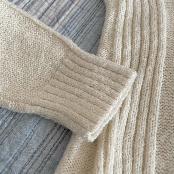 NWOT!! Hollister Mini Dress Sweater size S - Picture 5 of 10